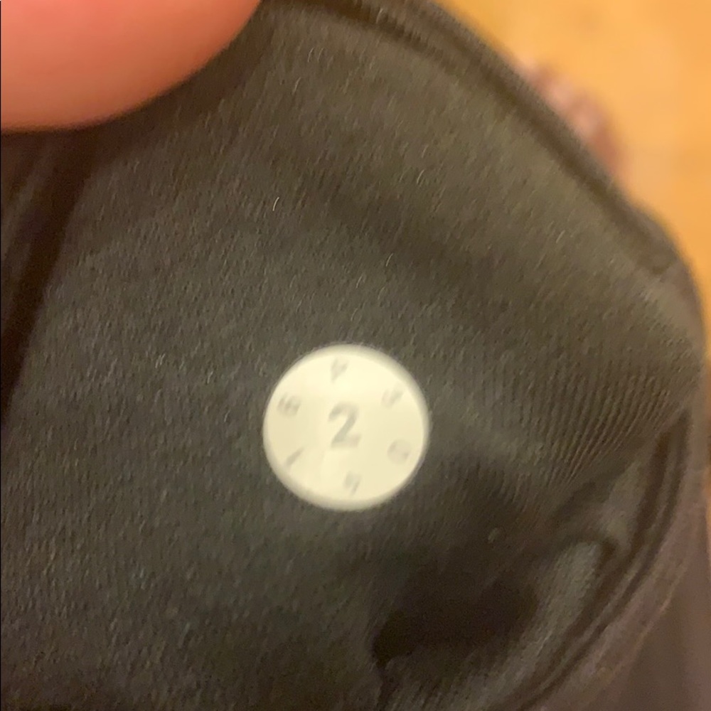 2 pack bundle of lululemon pattern crops SOLD - Picture 4 of 5